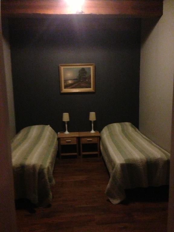 Byskolansvandrarhem Bronnestad Habitación foto