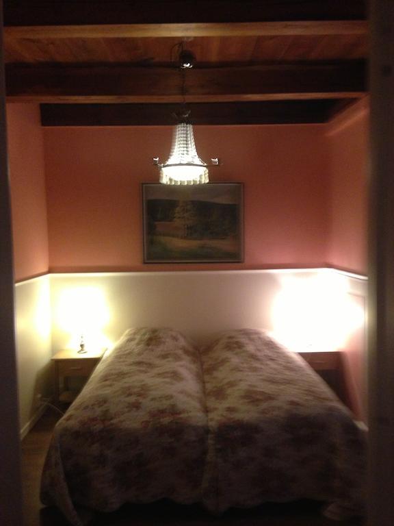 Byskolansvandrarhem Bronnestad Habitación foto